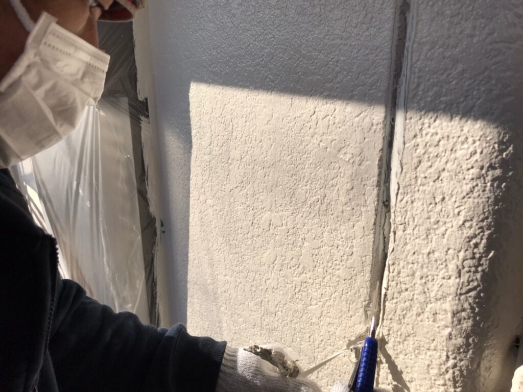 1:古い部材の解体・撤去