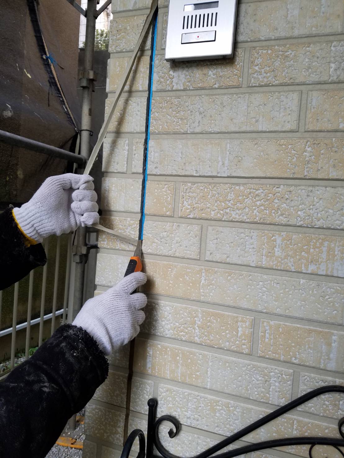 2:古いシーリングの撤去