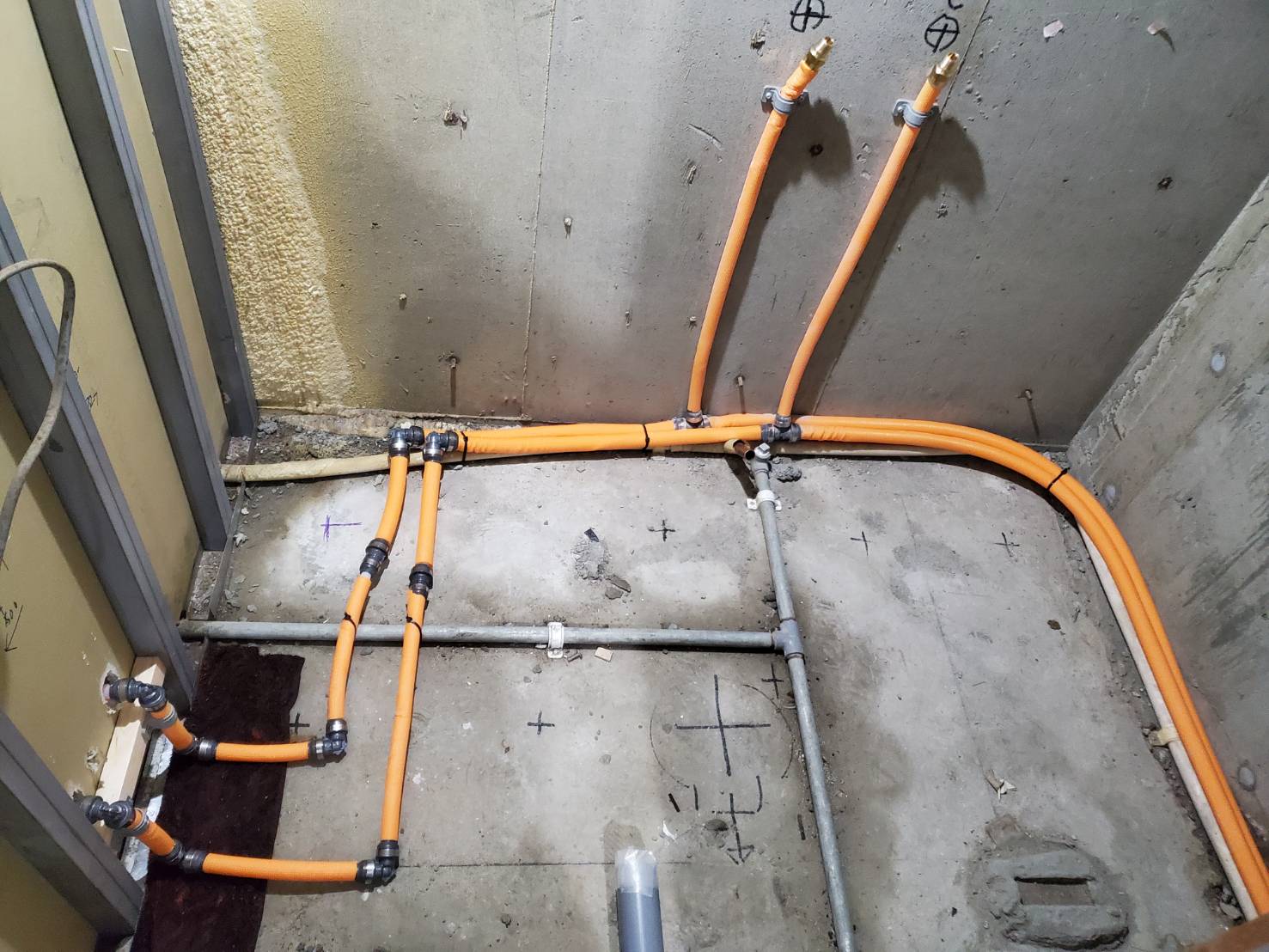 2：循環パイプ設置