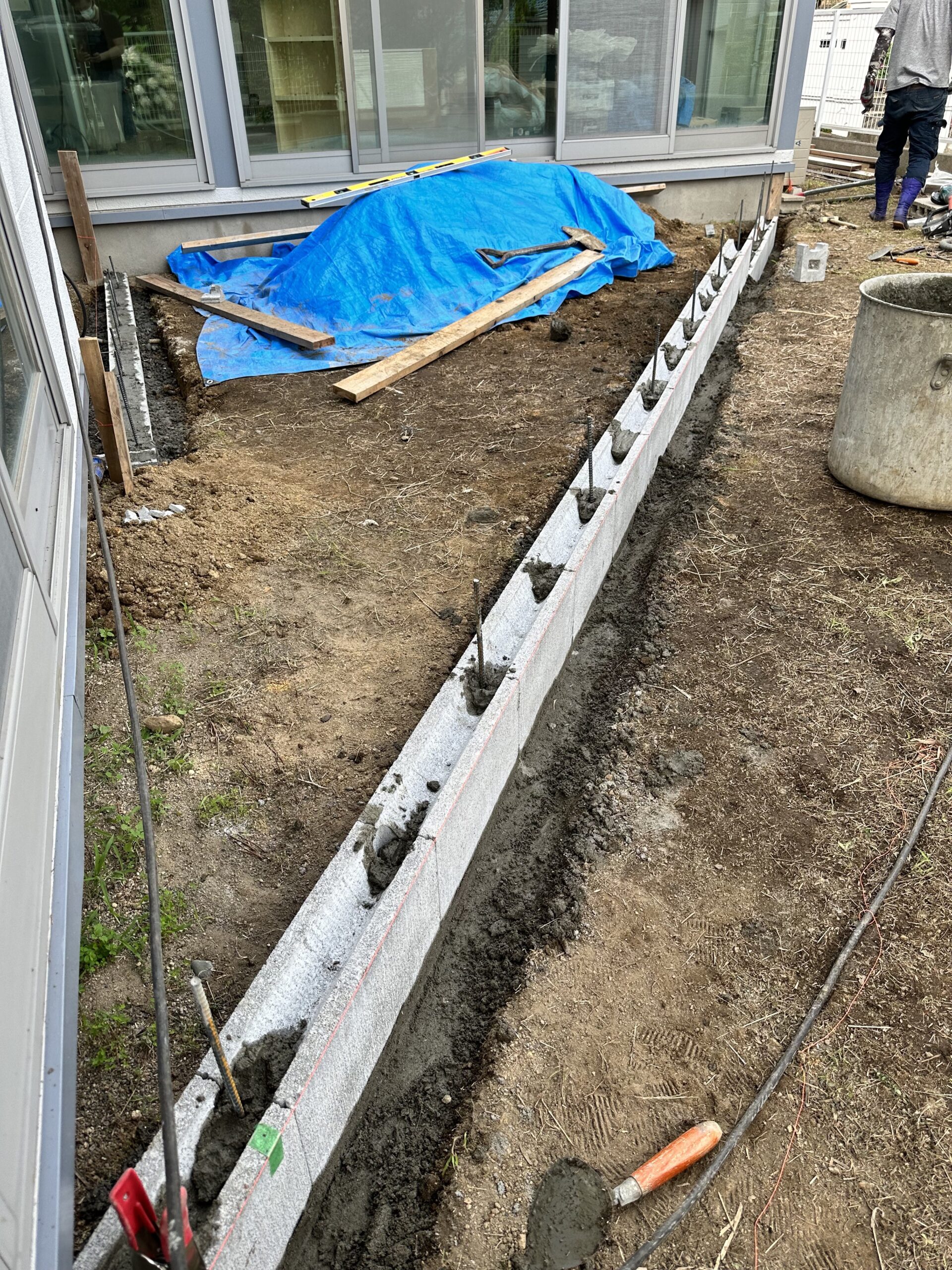 2：ブロック塀・鉄筋設置